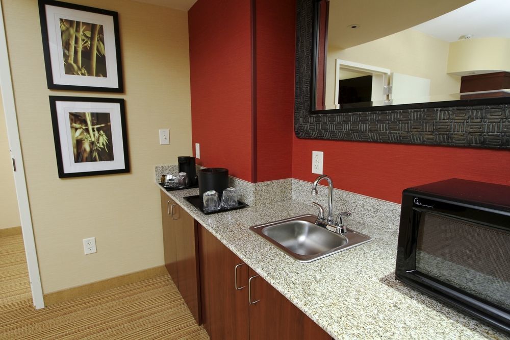 Отель Courtyard By Marriott Raleigh North/Triangle Town Center Экстерьер фото